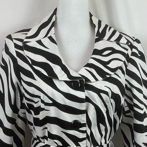 Sandro Black & White Animal Print Belted Short Trench Jacket NWOT Size M - Picture 3 of 12